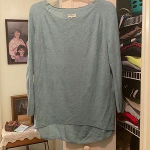 Light long sleeve top